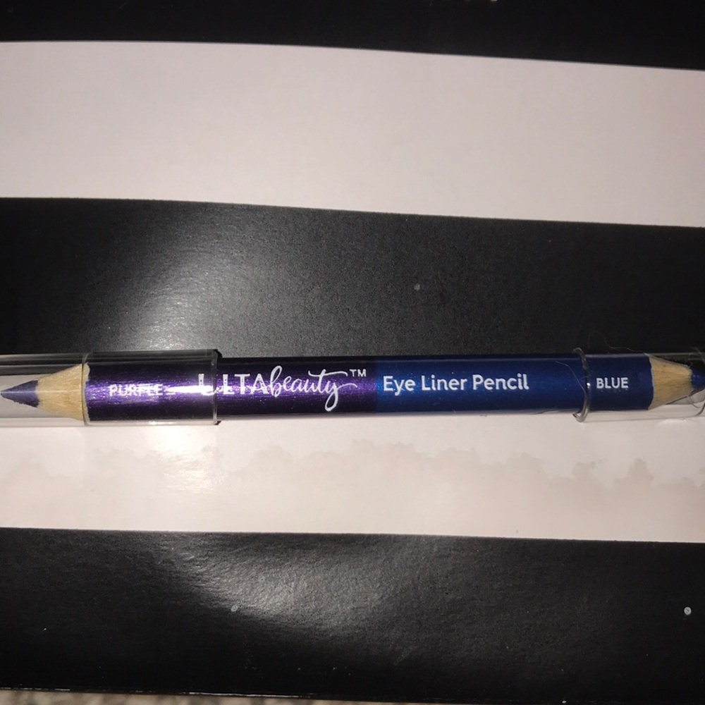 Dual sided eyeliner pencil